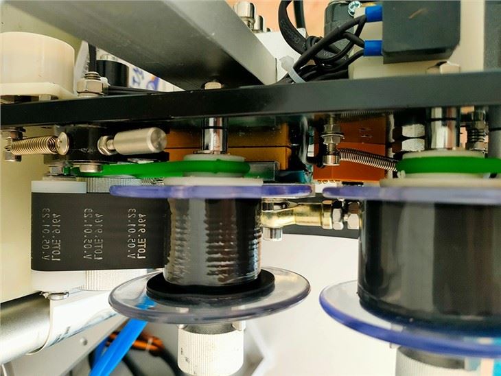 Automatic Double Sides Square Bottle Labeling Machine